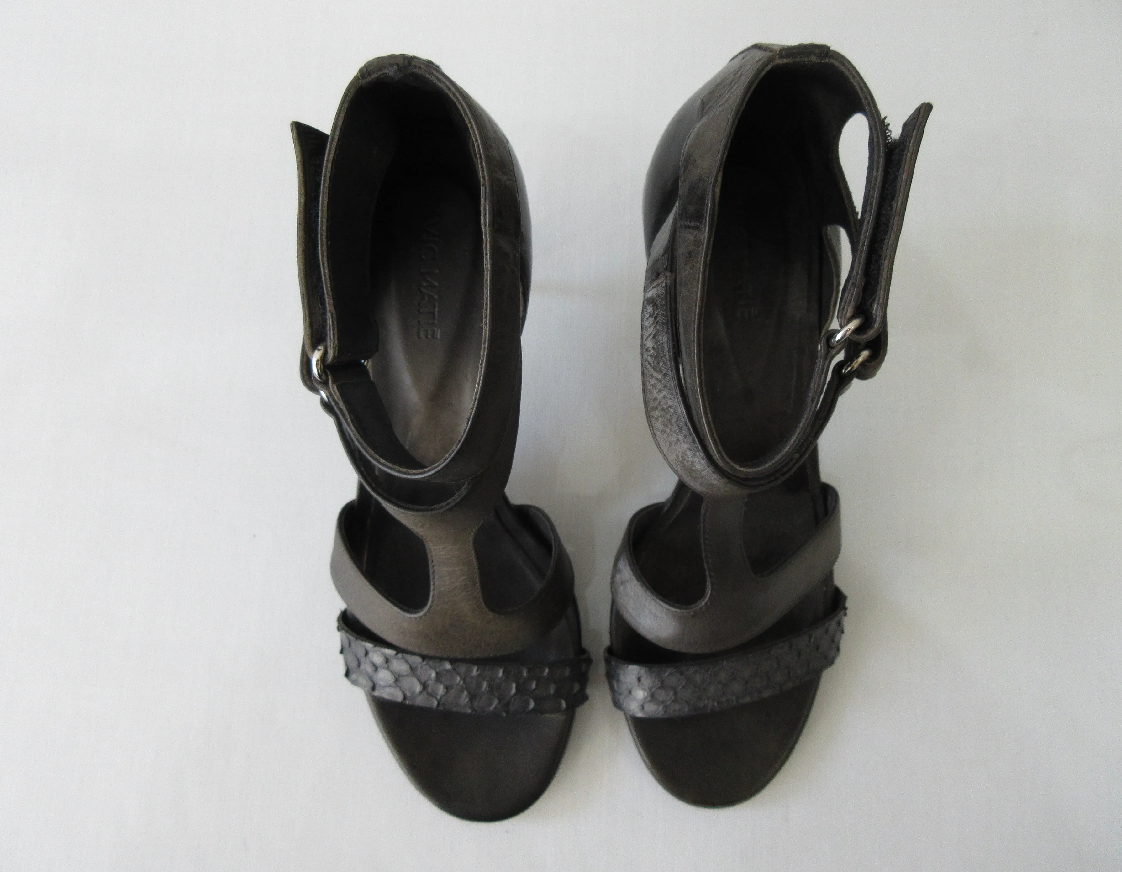 20S01 -Vic Matie Double Strap Heels