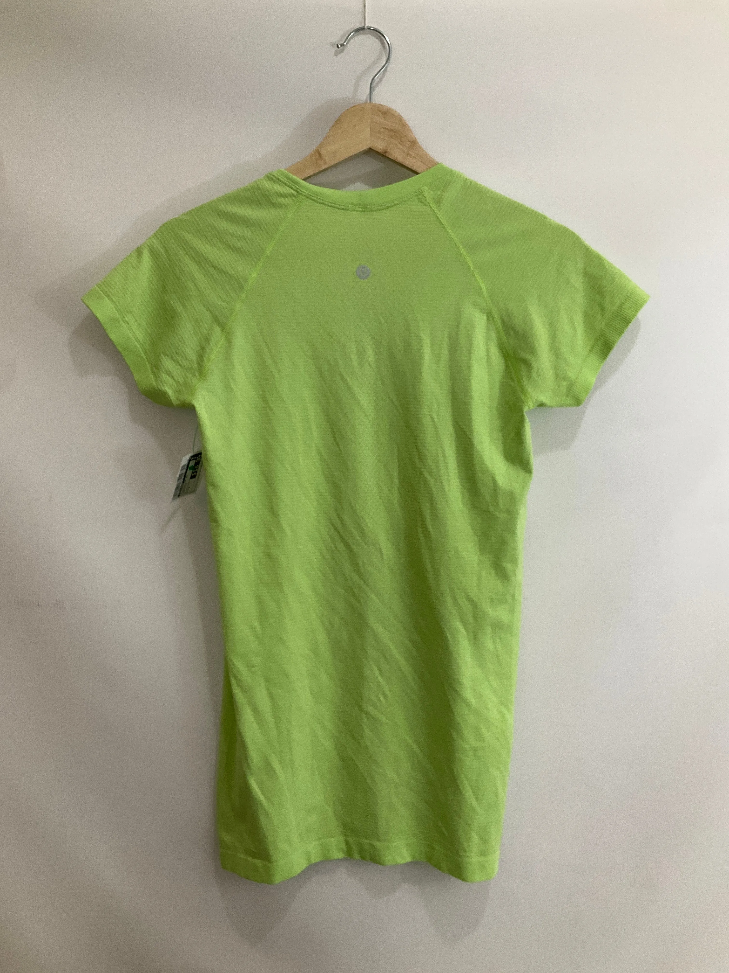 Athletic Top Short Sleeve By Lululemon In Chartreuse, Size: 4