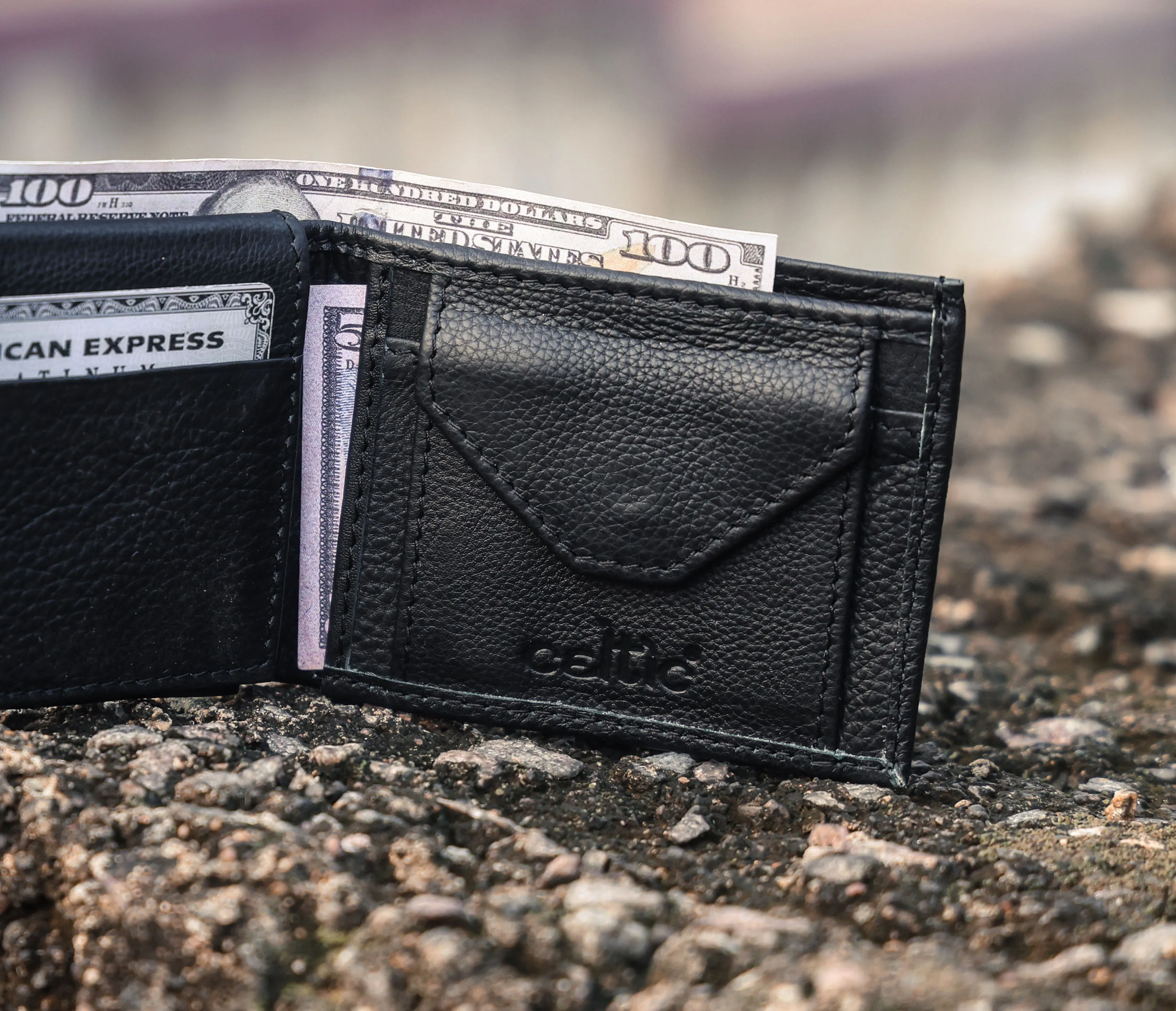 Sleek Black Leather Wallet - Style and Practicality Combined, Art:- LA-1408