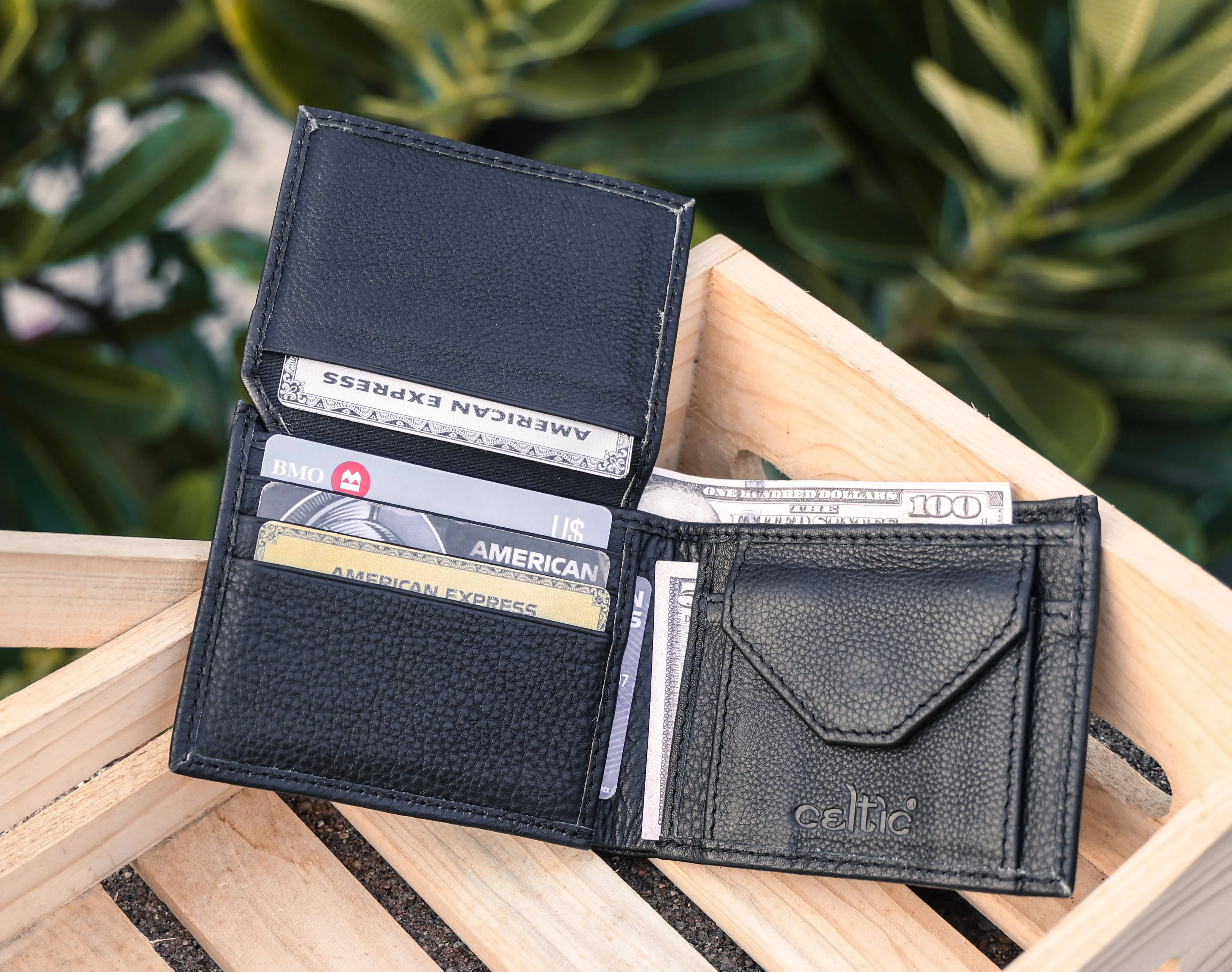 Sleek Black Leather Wallet - Style and Practicality Combined, Art:- LA-1408